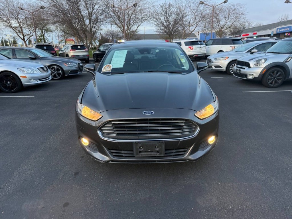2016 Ford Fusion Image 2