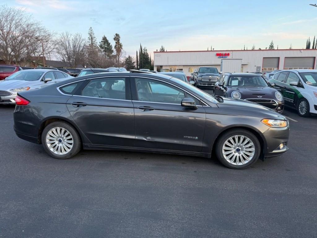 2016 Ford Fusion Image 4