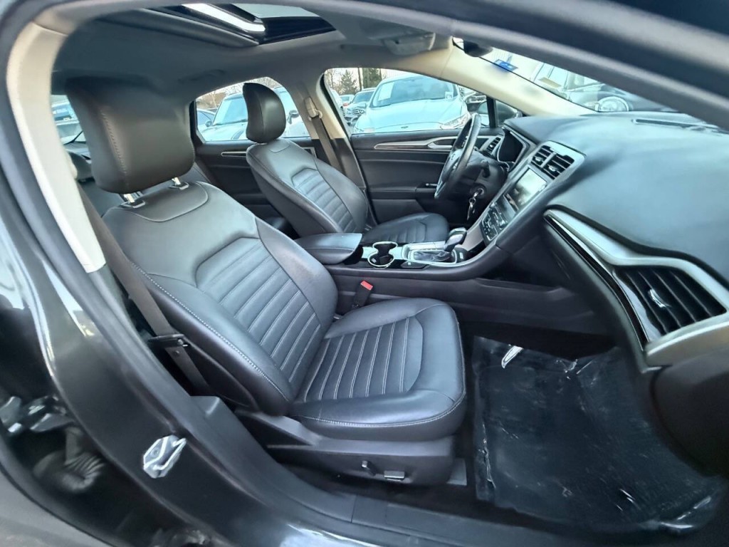 2016 Ford Fusion Image 9