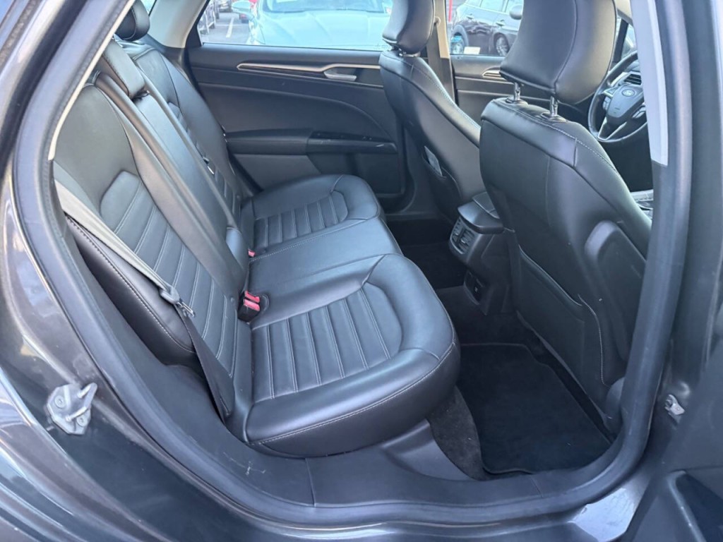 2016 Ford Fusion Image 10