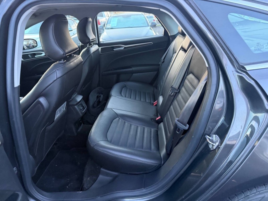 2016 Ford Fusion Image 13