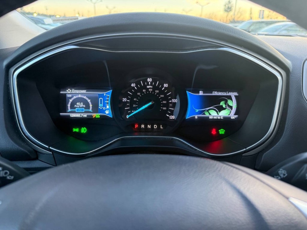 2016 Ford Fusion Image 19