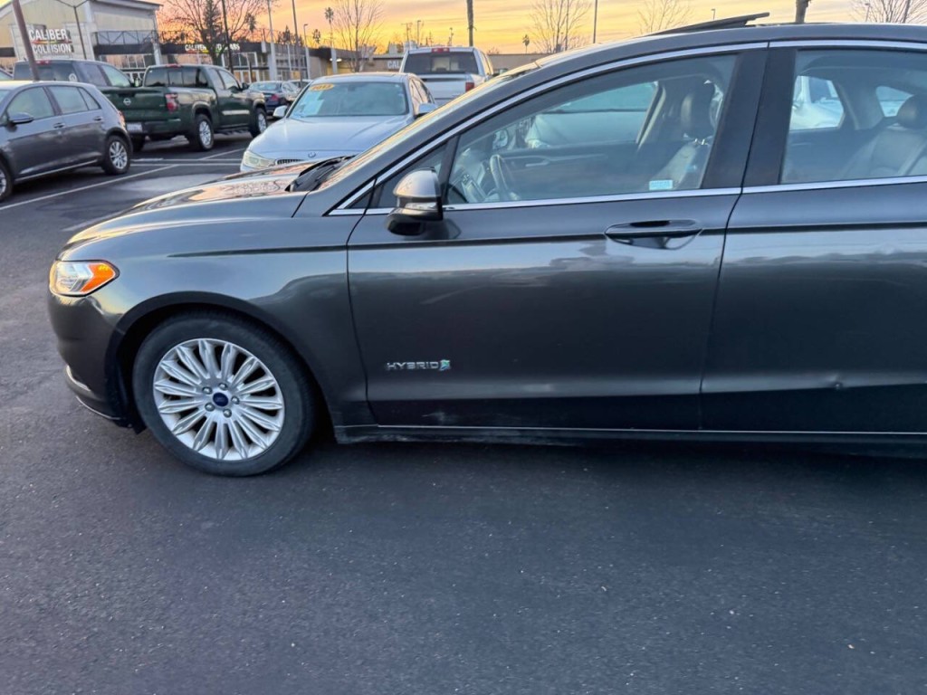 2016 Ford Fusion Image 30