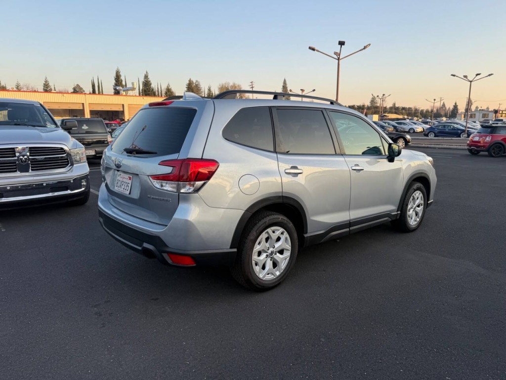 2020 Subaru Forester Image 5