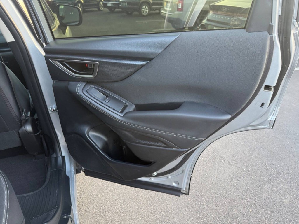 2020 Subaru Forester Image 25