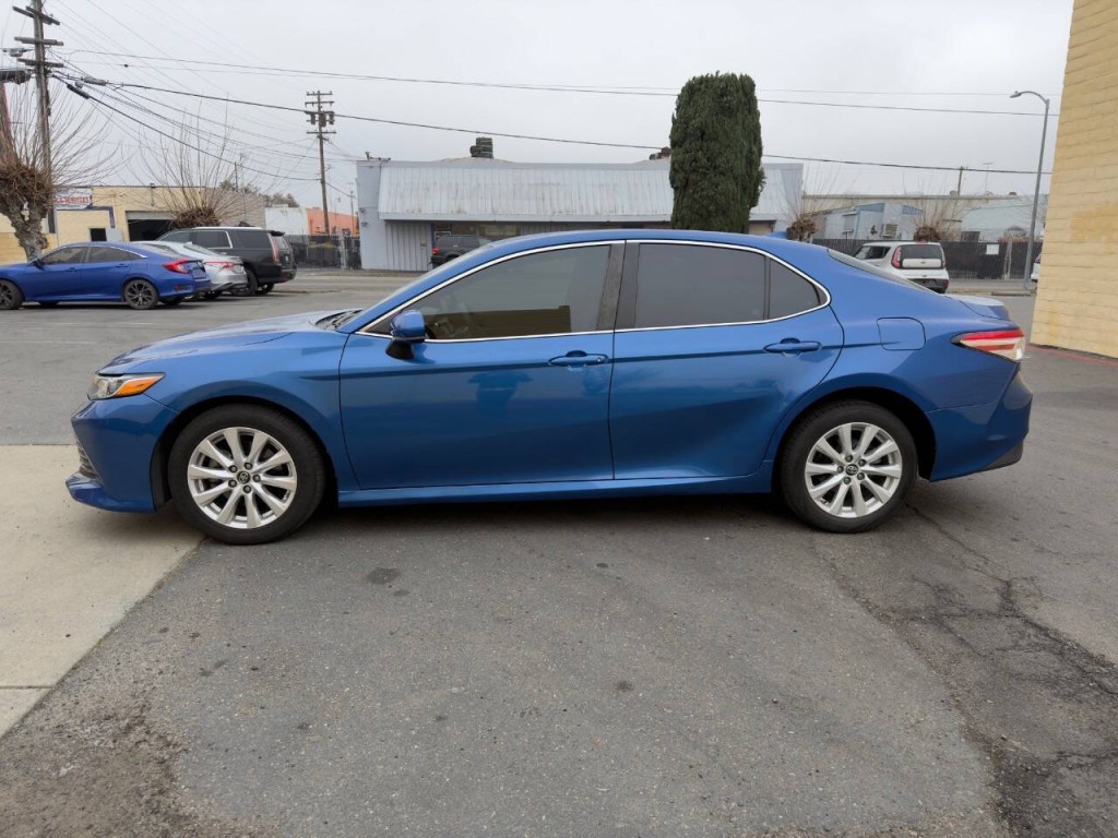 2019 Toyota Camry Image 5