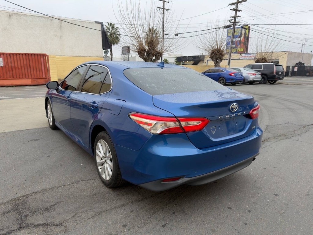 2019 Toyota Camry Image 7