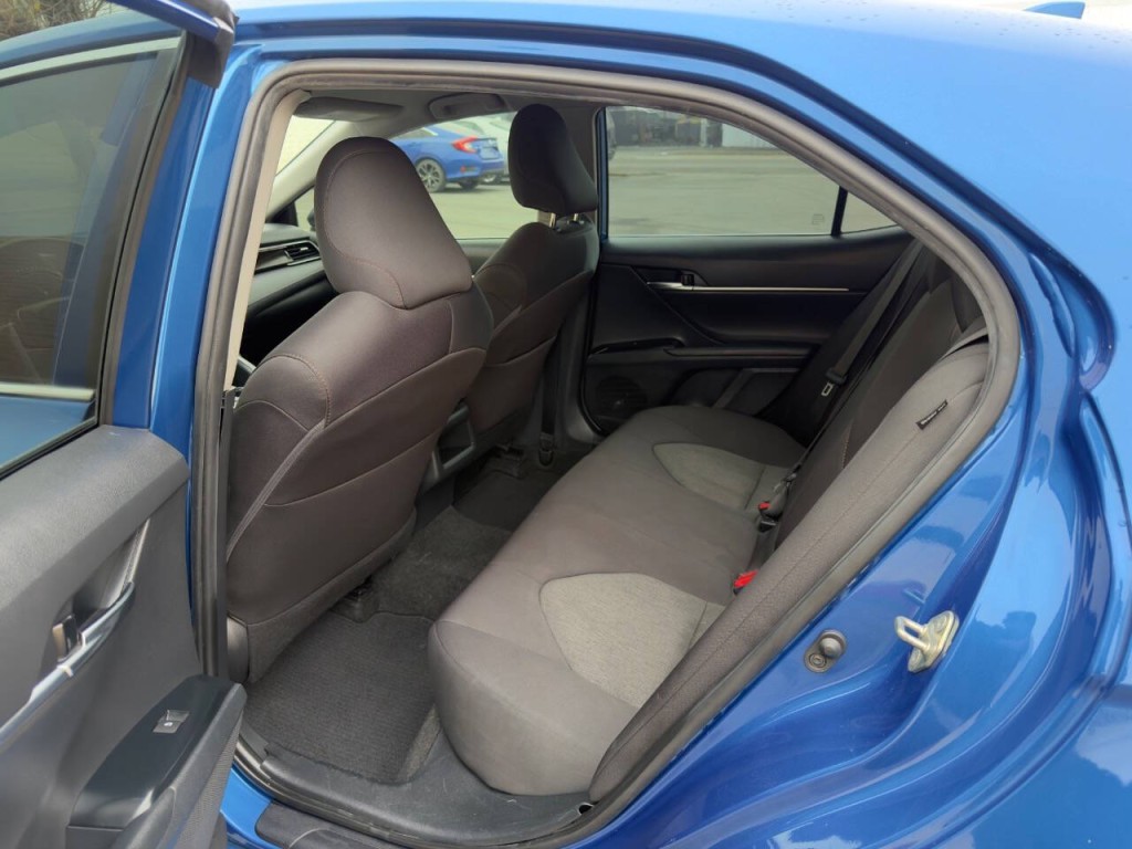 2019 Toyota Camry Image 11