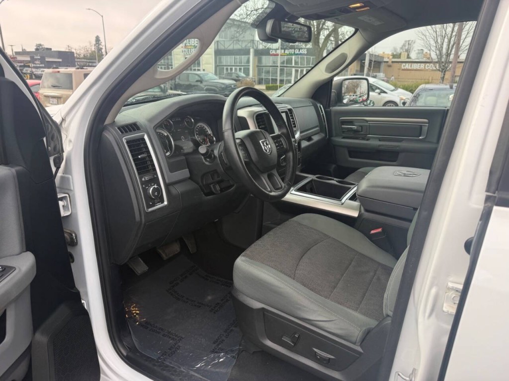 2015 RAM 1500 Image 12