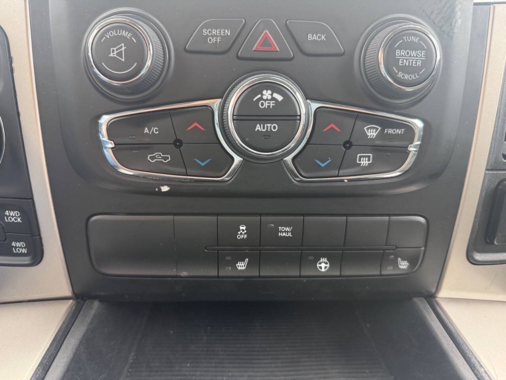 2015 RAM 1500 Image 17