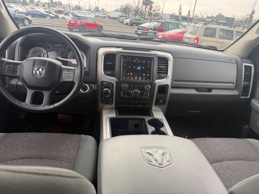 2015 RAM 1500 Image 25