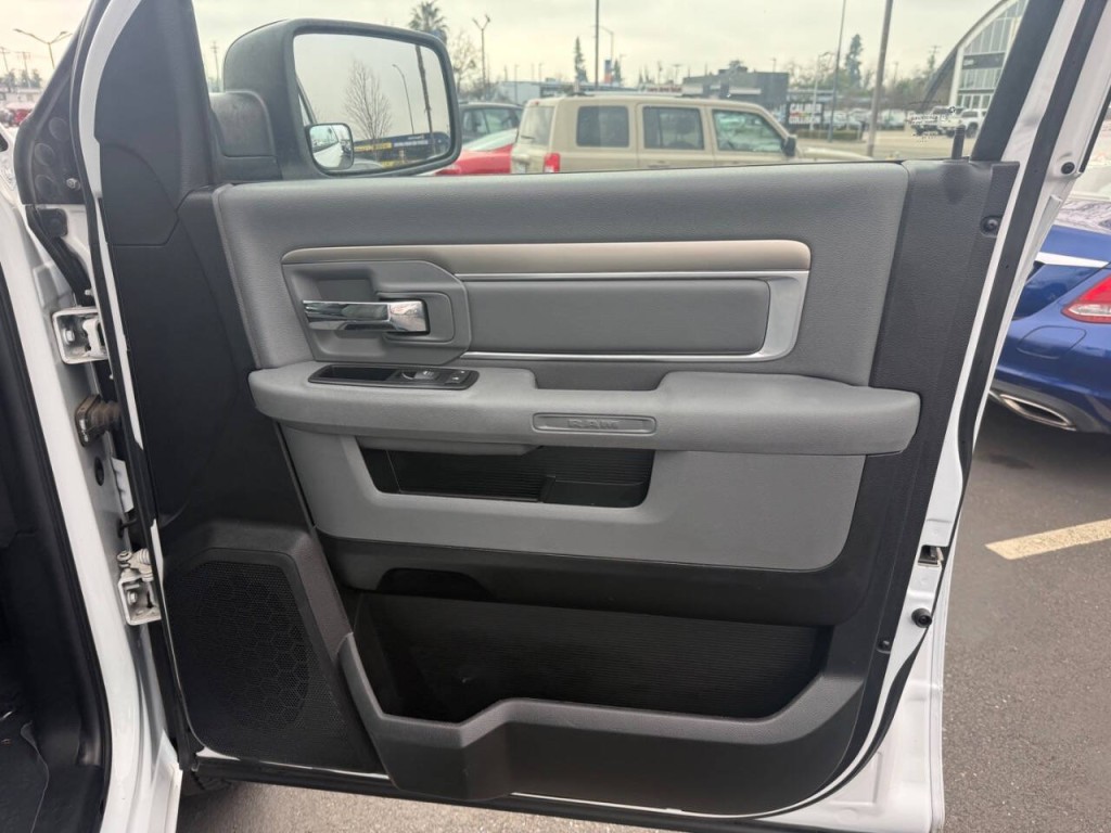 2015 RAM 1500 Image 27