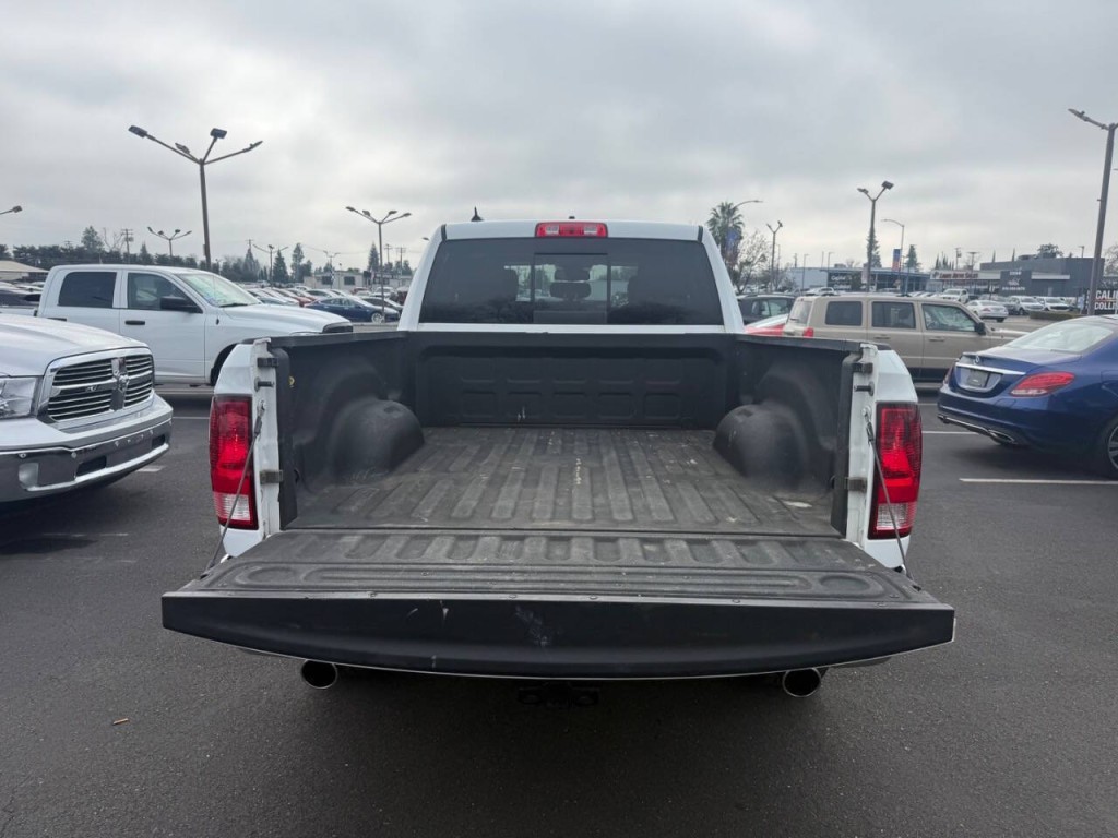 2015 RAM 1500 Image 28