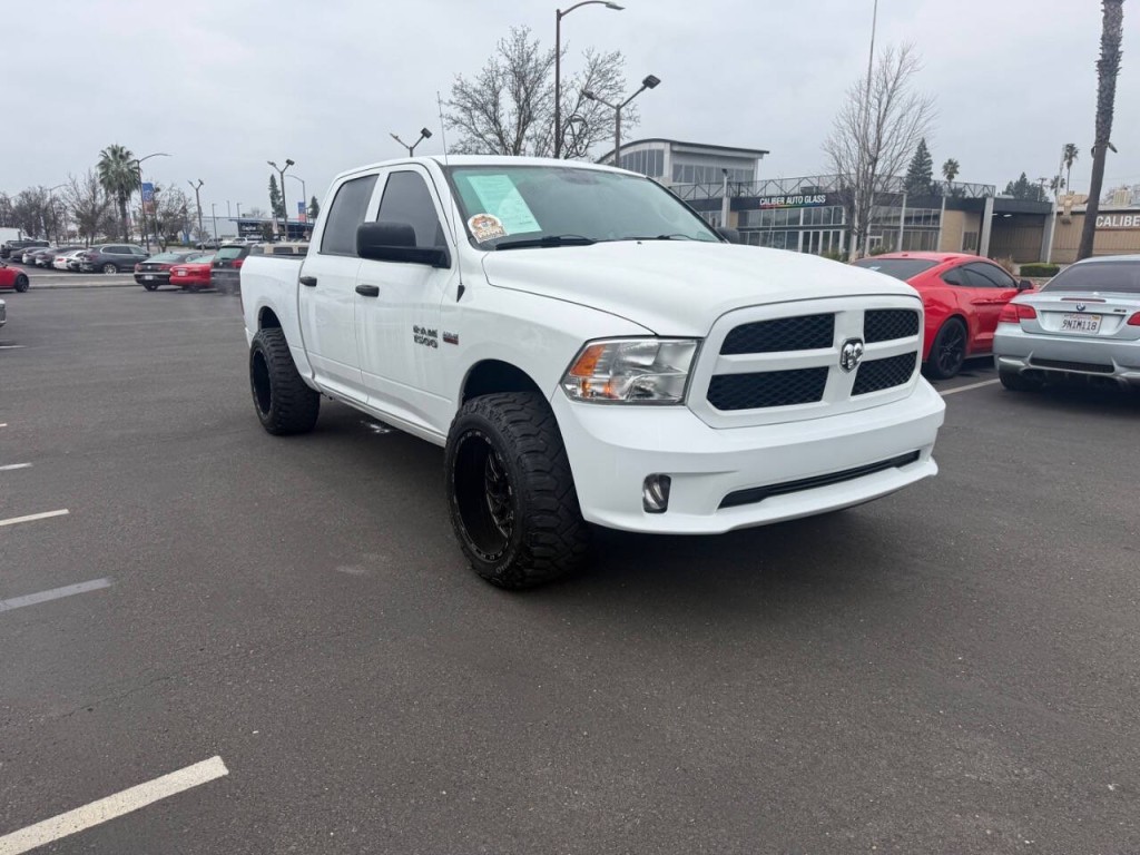 2015 RAM 1500 Image 3