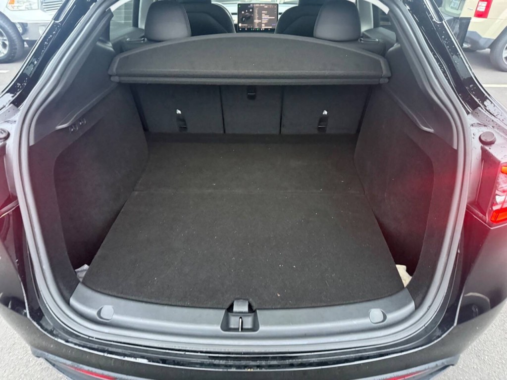 2024 Tesla Model Y Image 11