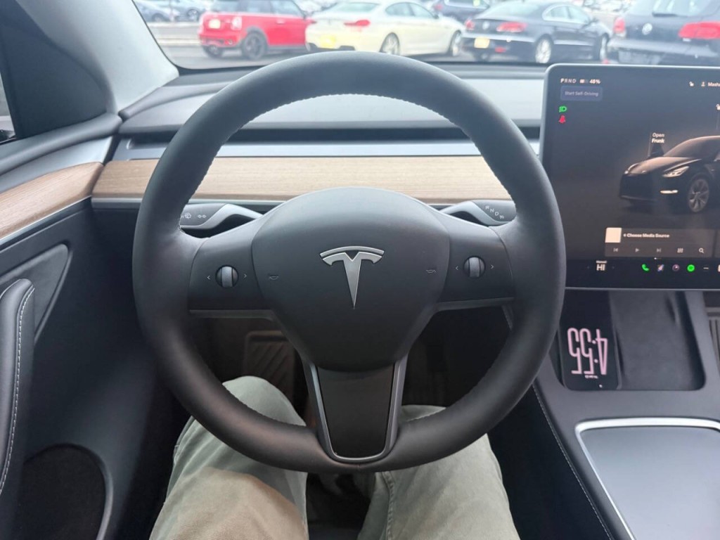 2024 Tesla Model Y Image 15