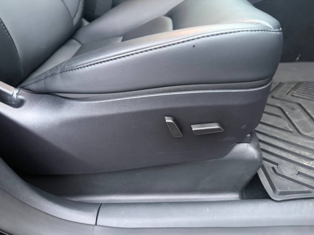 2024 Tesla Model Y Image 29