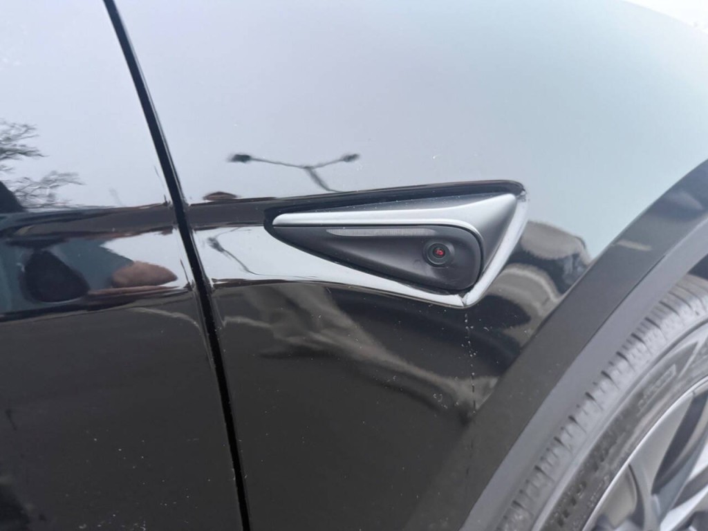 2024 Tesla Model Y Image 34