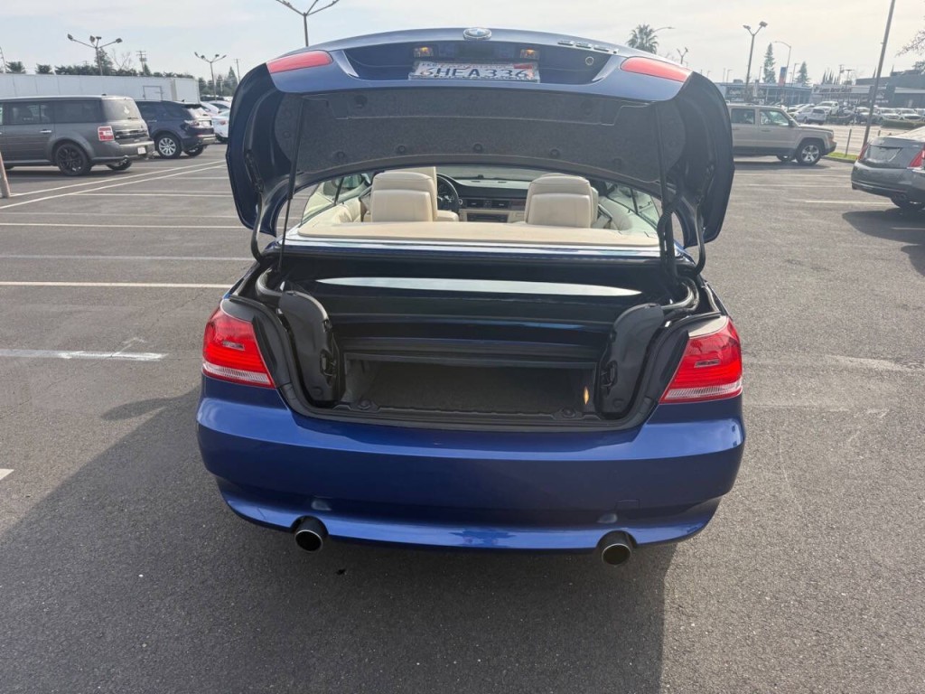 2007 BMW 3 Series Image 25