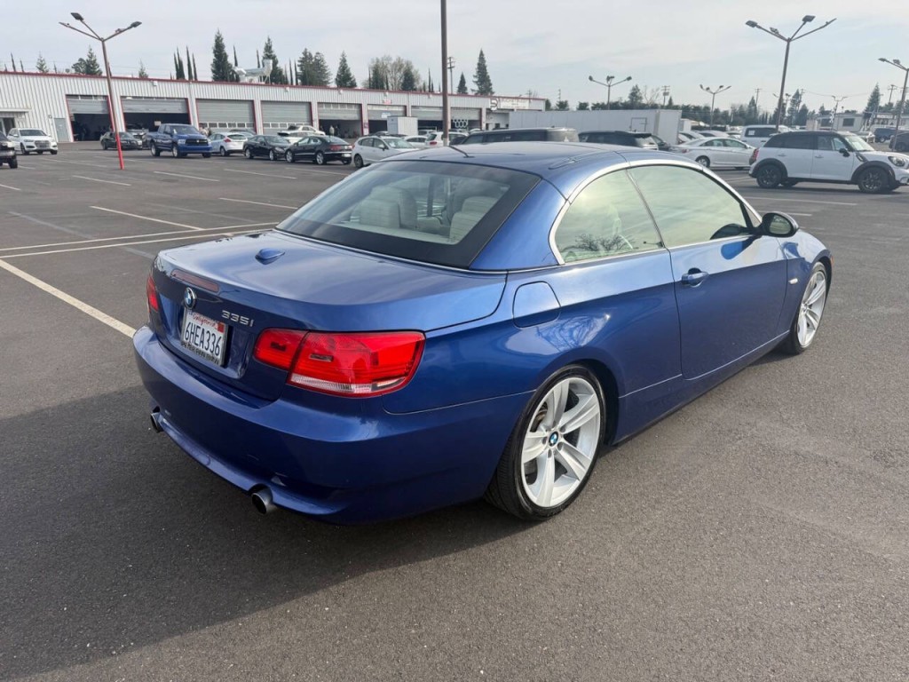2007 BMW 3 Series Image 32