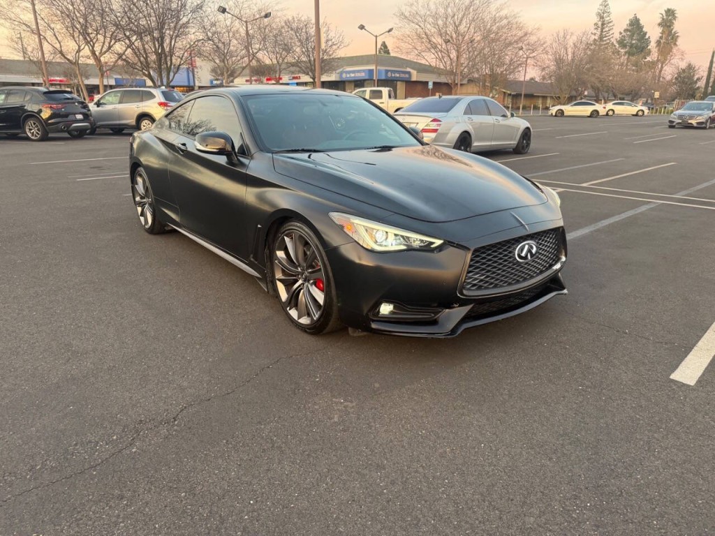 2018 INFINITI Q60 Image 3