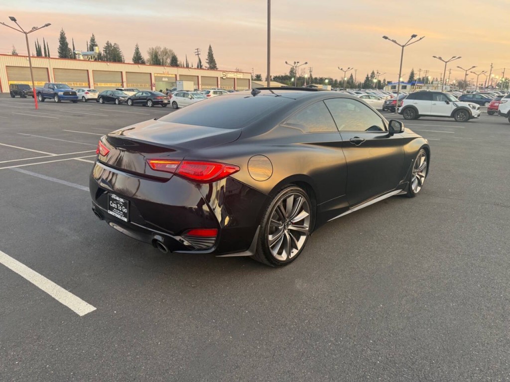 2018 INFINITI Q60 Image 5