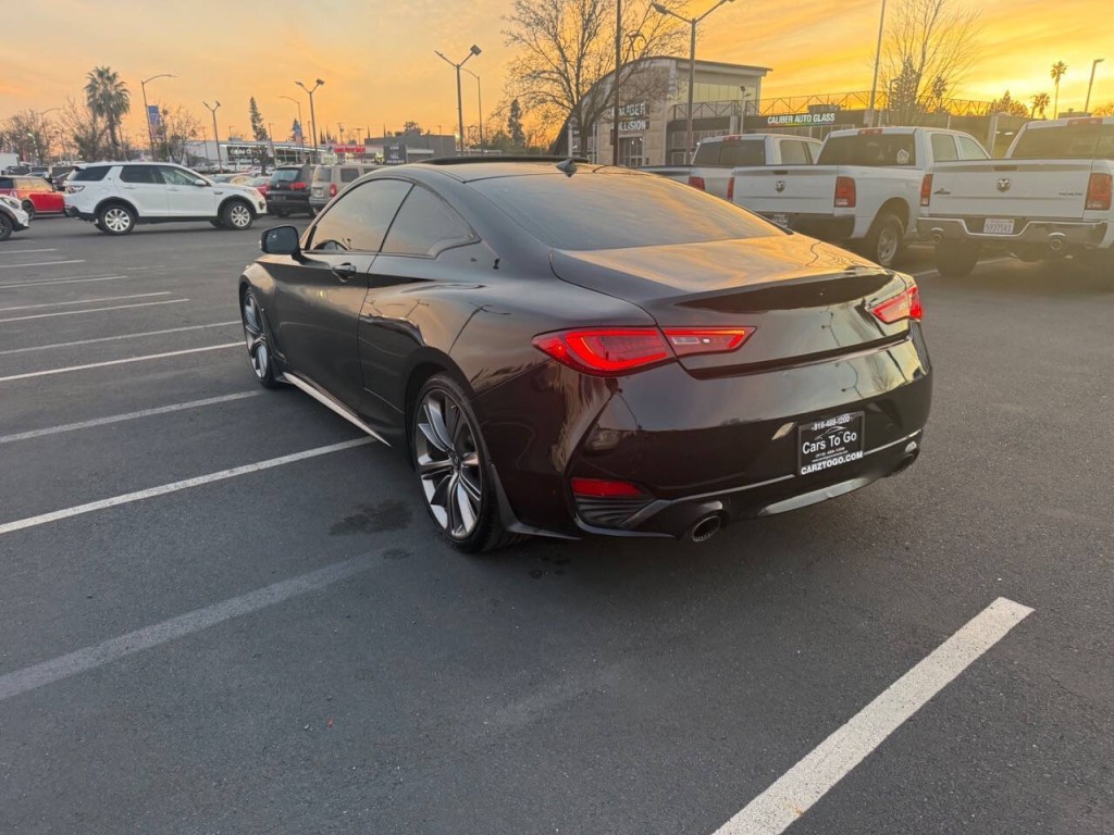 2018 INFINITI Q60 Image 7