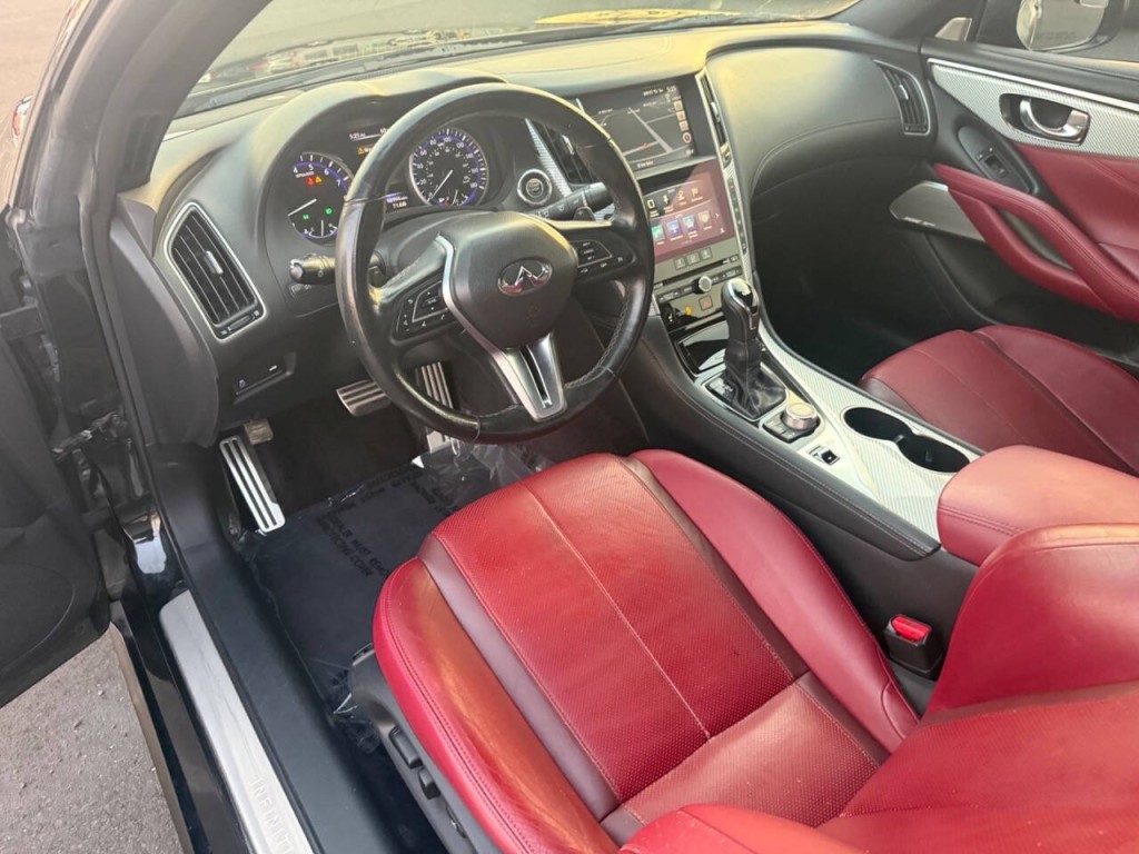 2018 INFINITI Q60 Image 10