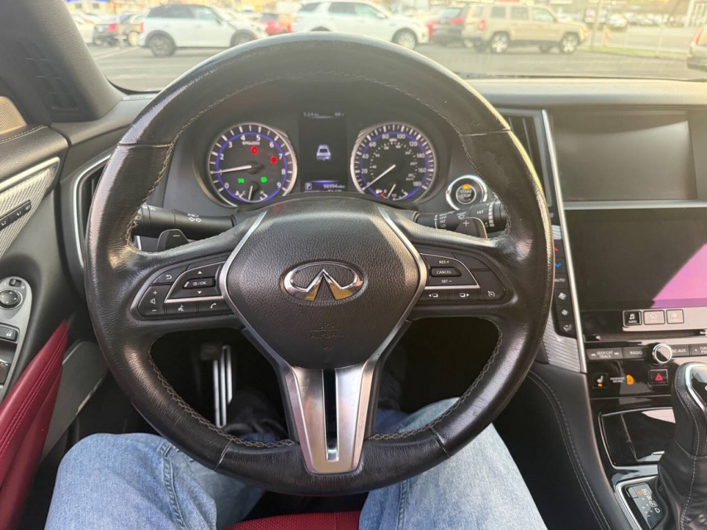 2018 INFINITI Q60 Image 11