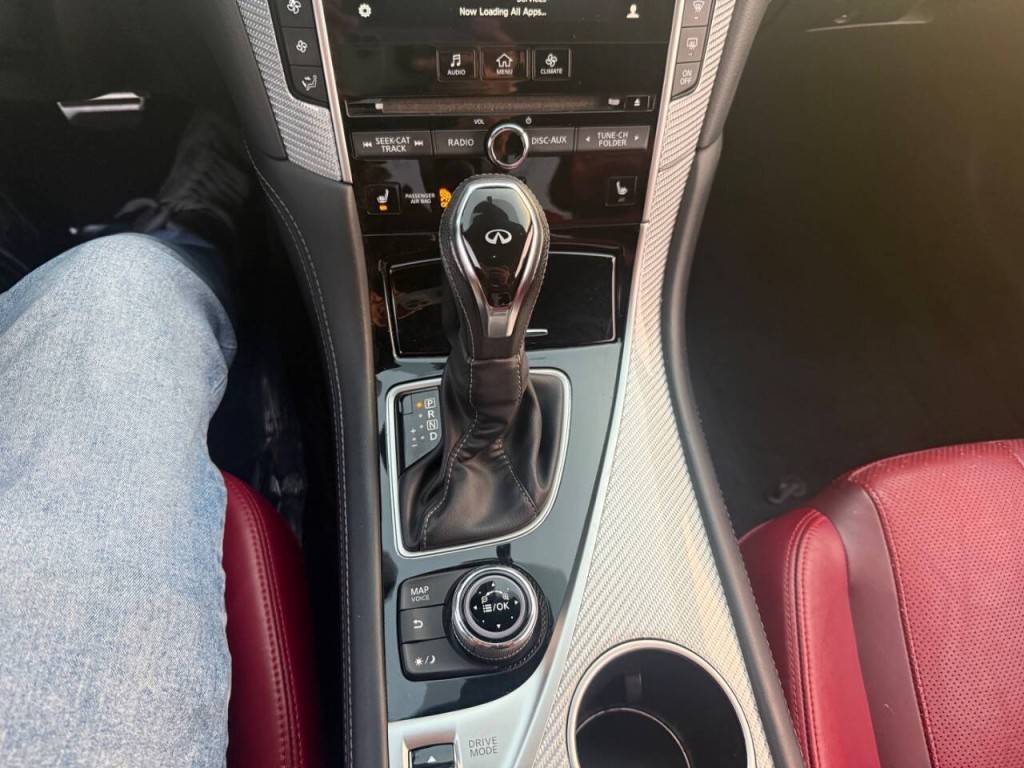 2018 INFINITI Q60 Image 16