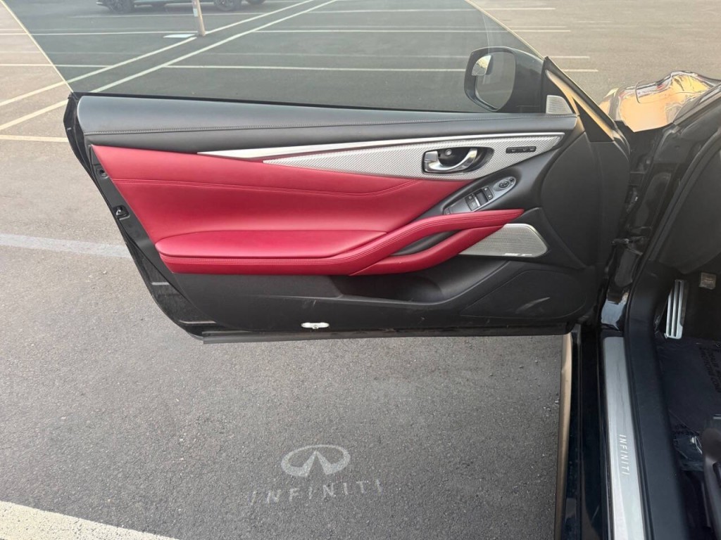 2018 INFINITI Q60 Image 19