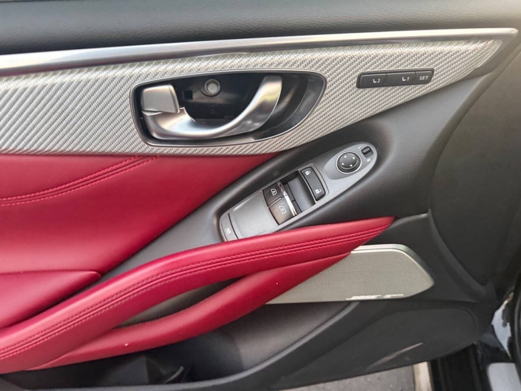 2018 INFINITI Q60 Image 20