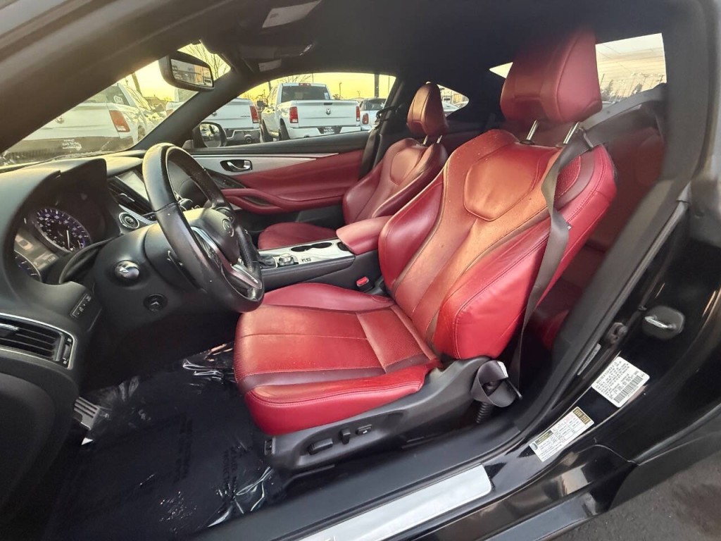 2018 INFINITI Q60 Image 21