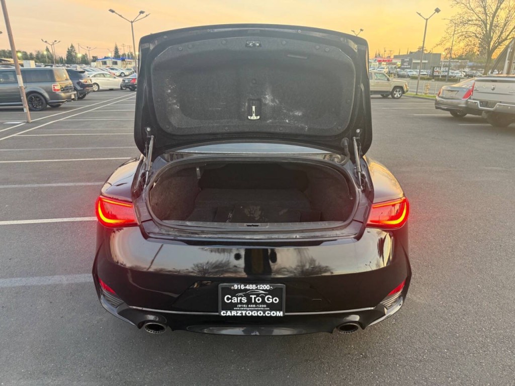 2018 INFINITI Q60 Image 24