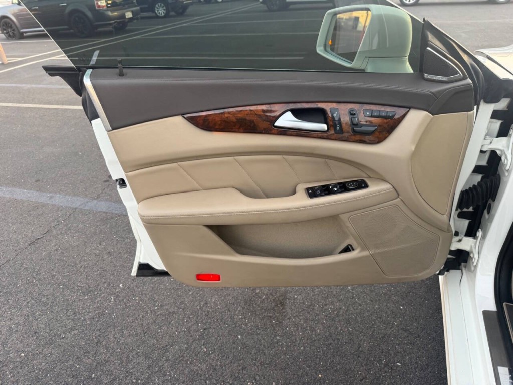 2013 Mercedes-Benz CLS-Class Image 19