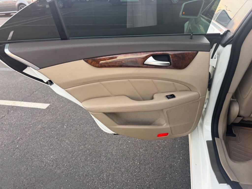 2013 Mercedes-Benz CLS-Class Image 22
