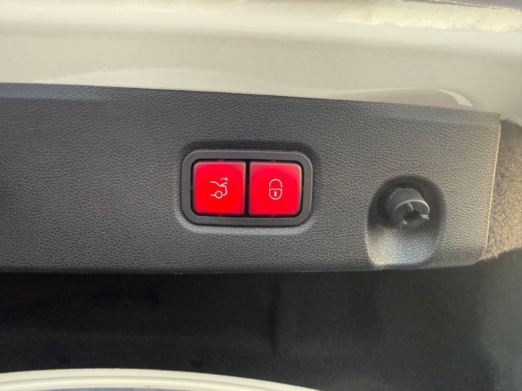 2013 Mercedes-Benz CLS-Class Image 28