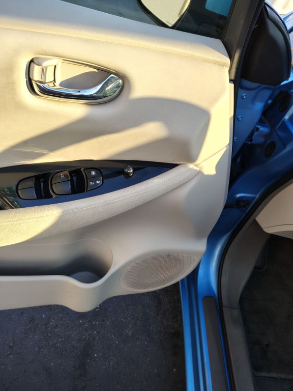2011 Nissan Leaf Image 8