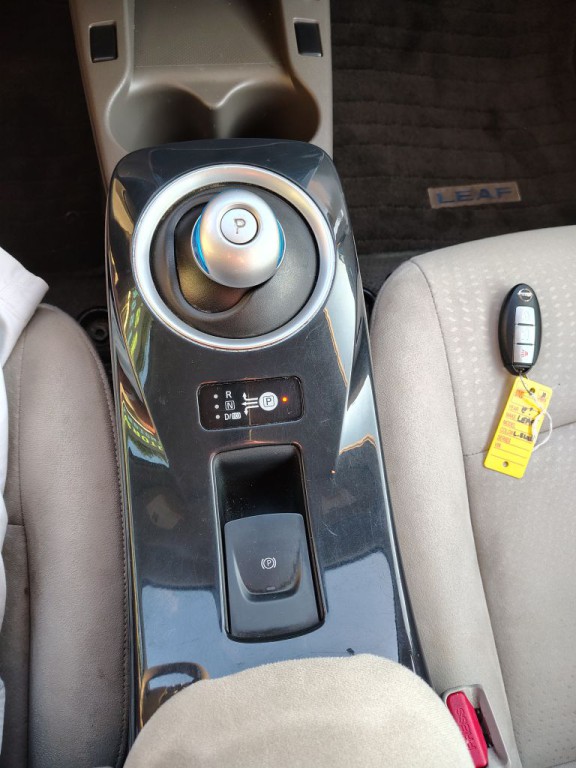 2011 Nissan Leaf Image 9