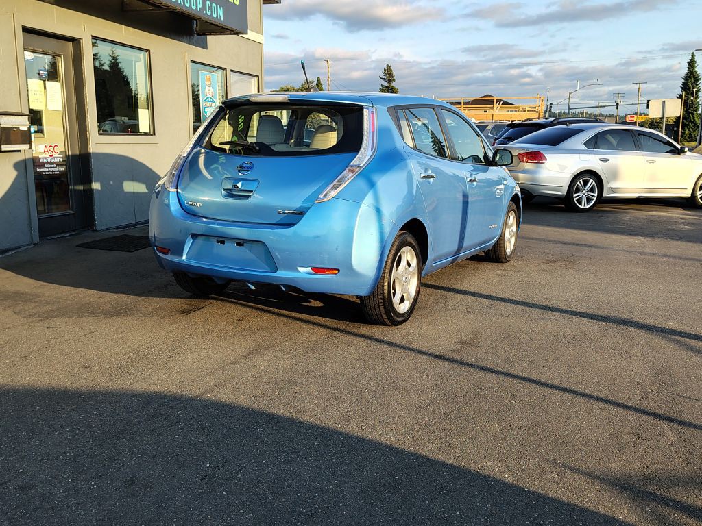 2011 Nissan Leaf Image 22