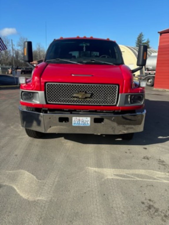 2004 Chevrolet C/K 4500 Image 2