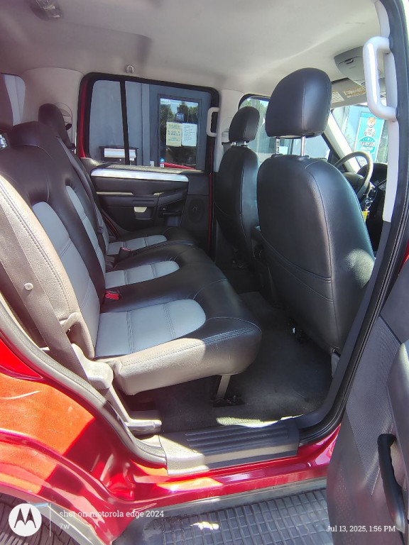 2005 Mercury Mountaineer Image 4