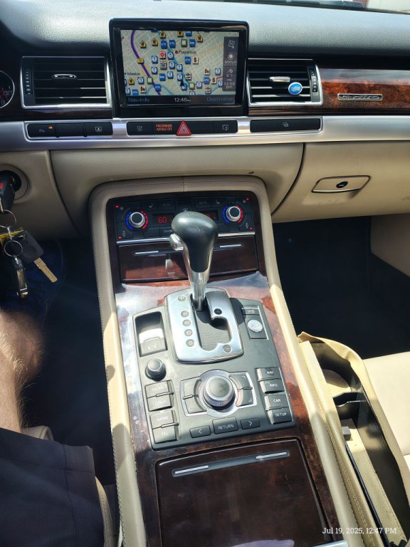 2008 Audi A8 Image 7