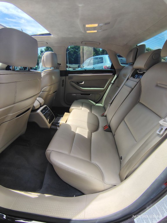 2008 Audi A8 Image 24
