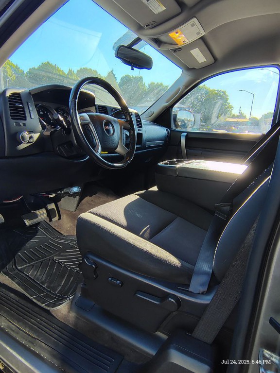 2013 GMC Sierra 1500 Image 2