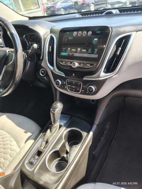 2018 Chevrolet Equinox Image 2