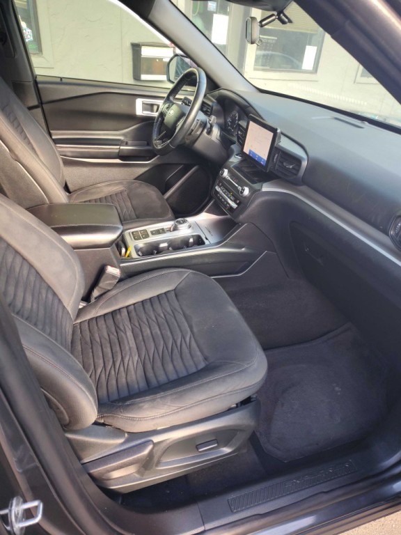 2020 Ford Explorer Image 4