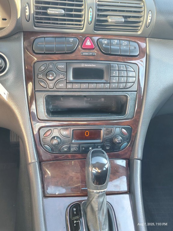 2002 Mercedes-Benz C-Class Image 8