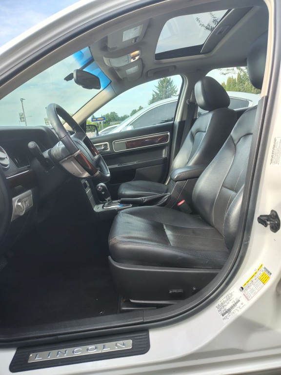 2009 Lincoln MKZ Image 2