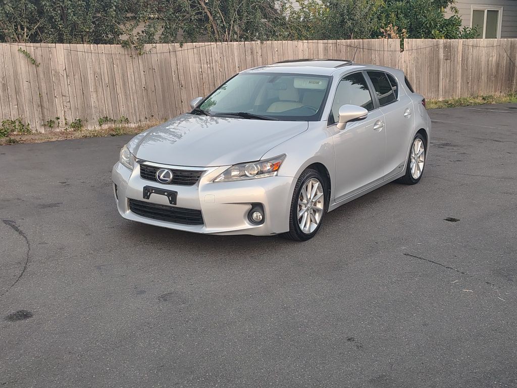 2011 Lexus CT 200h Image 2